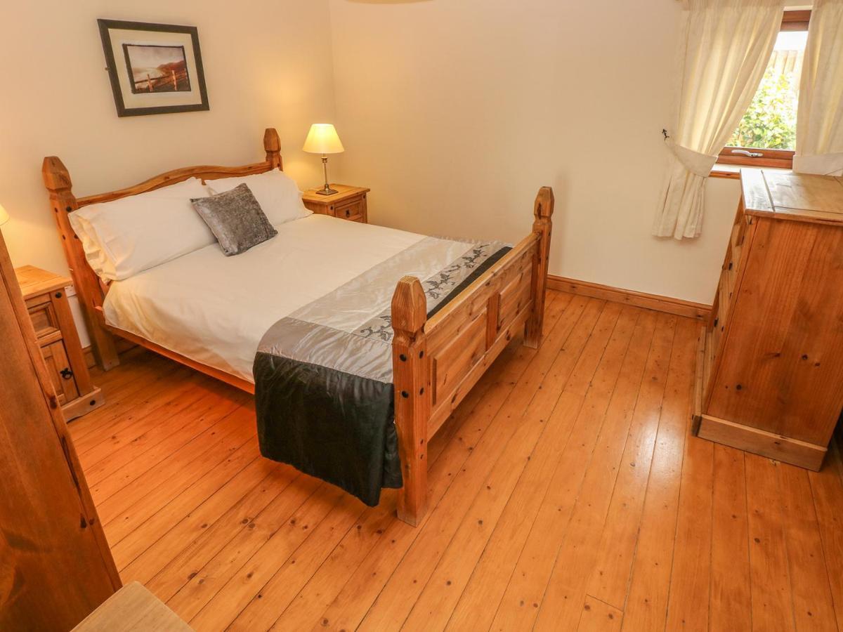 Holiday home The Stall Llanmorlais
